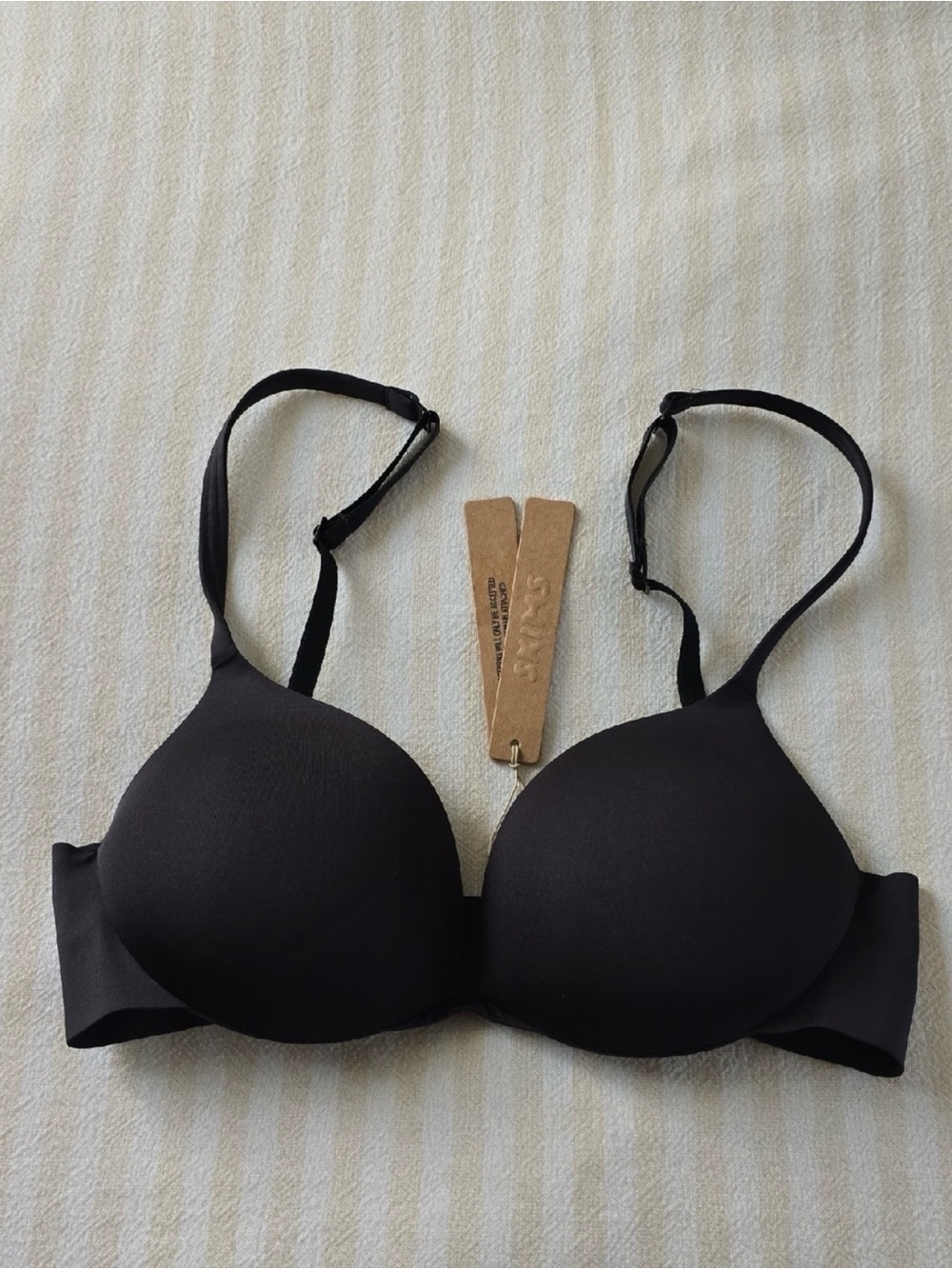 SKIMS Ultimate Push Up Plunge Bra Size: 30C Onyx NWT NEW